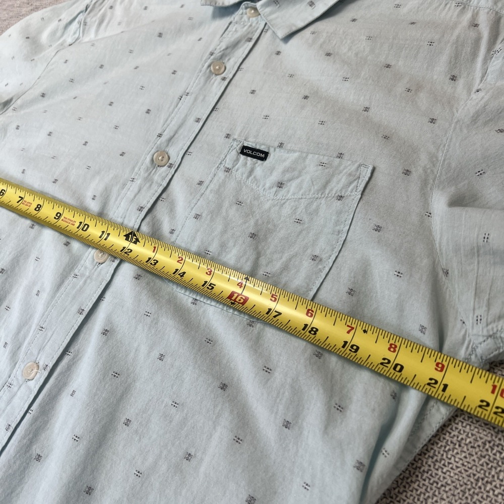 Volcom Short Sleeve Button-Up Shirt Light Blue Embroidered Size Large - Picture 7 of 9